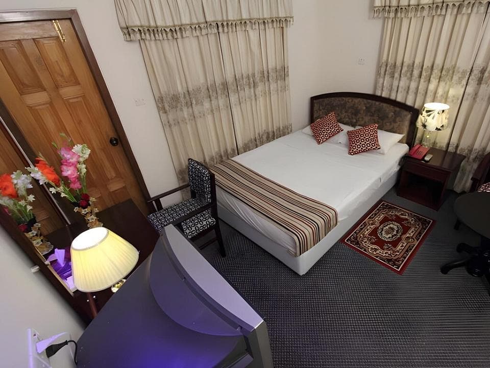 Image 4